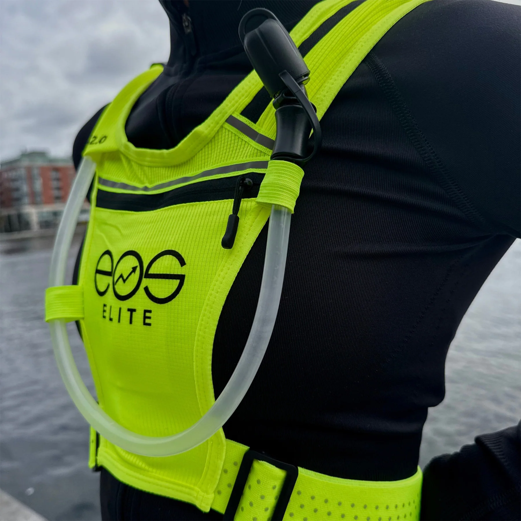 IlluminLight Hi-Viz Running Vest - Image 4