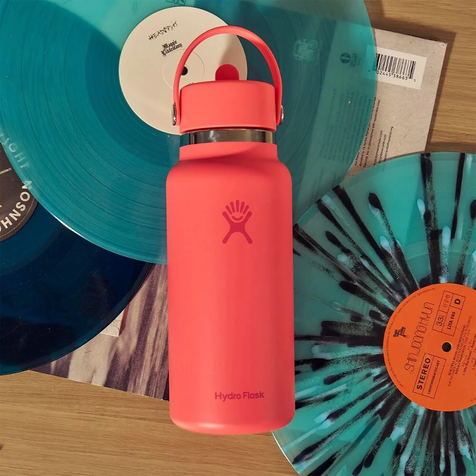 32 oz (946 ml) Wide Mouth with Flex Straw Cap Insulated Bottle - Image 10