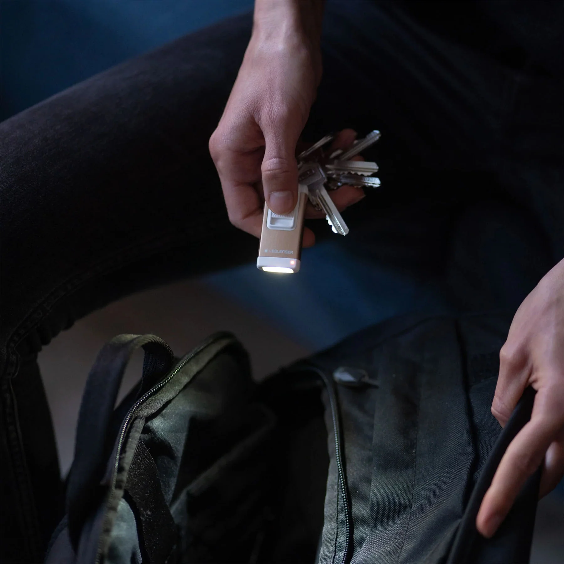K4R Keyring Torch - Image 5