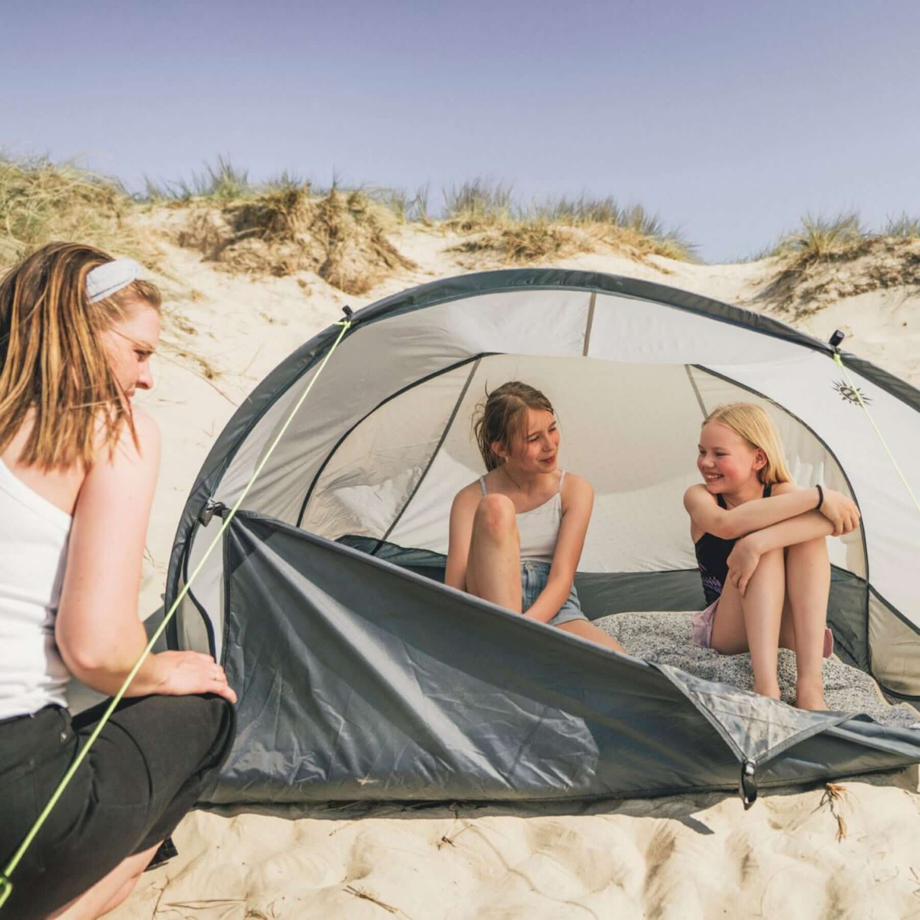 Eastbourne Beach Shelter - Image 10