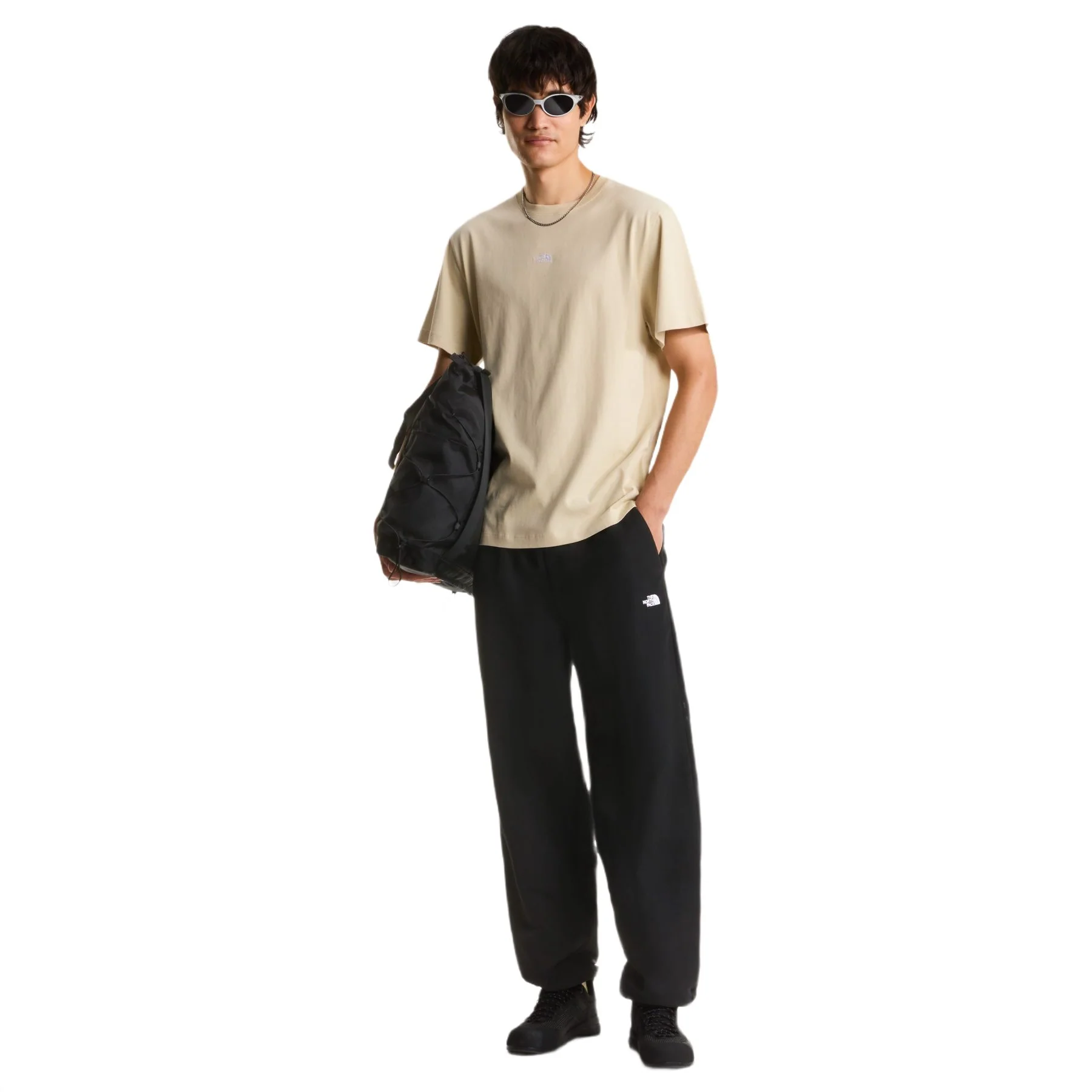 Men's Essential Center Logo Relaxed T-Shirt - Image 9