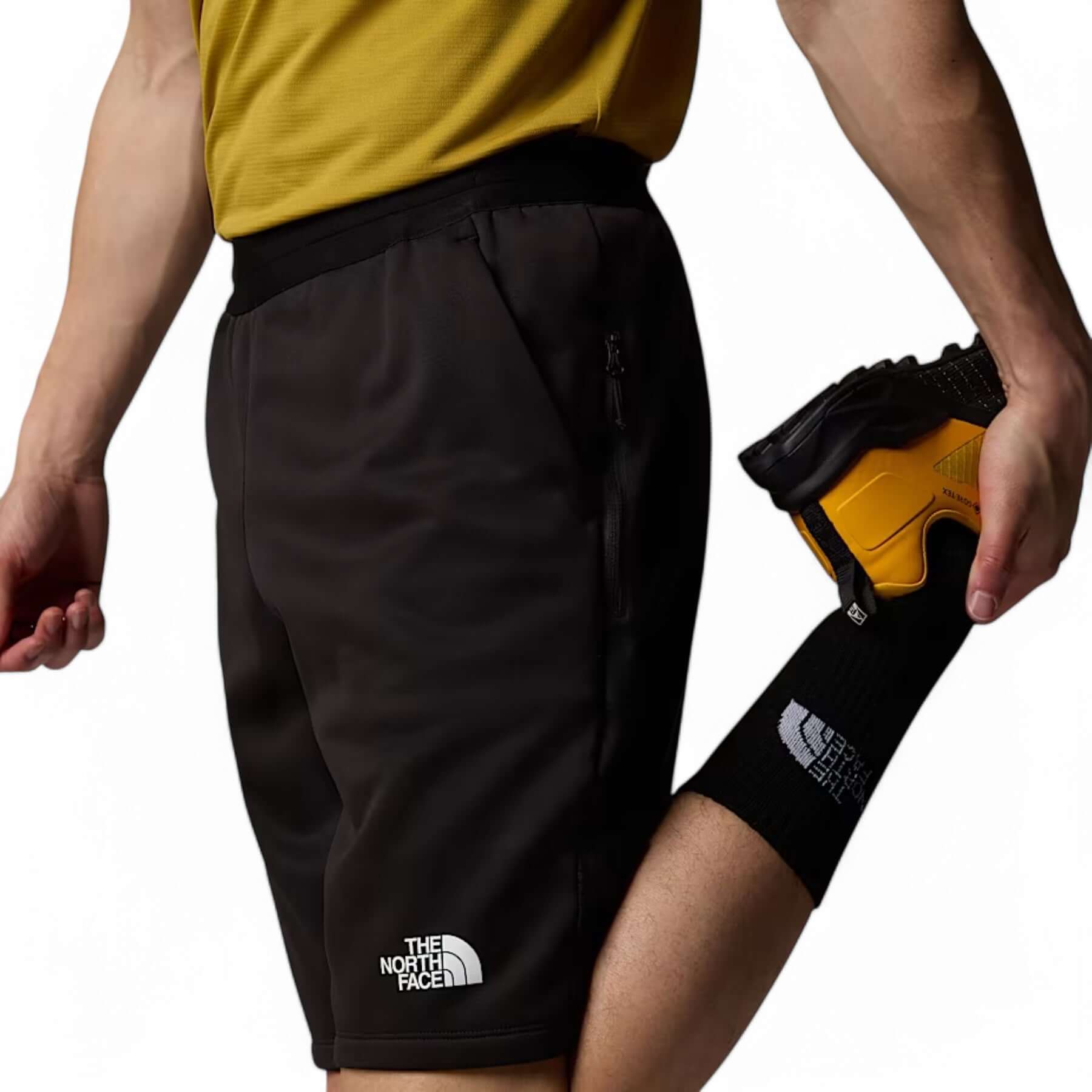 Men's Mountain Athletics Fleece Shorts - Image 4