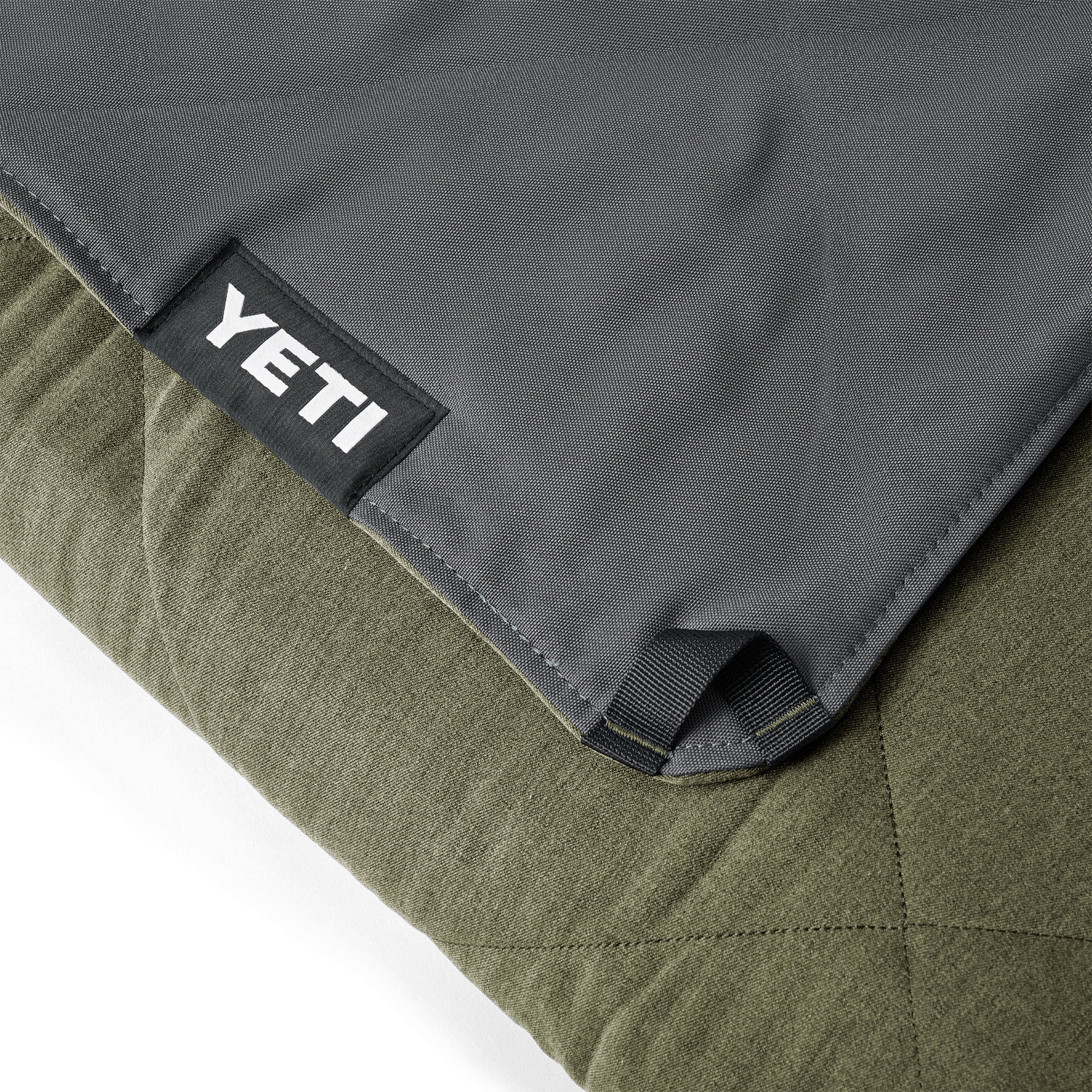 Lowlands Waterproof Outdoor Blanket - Image 10
