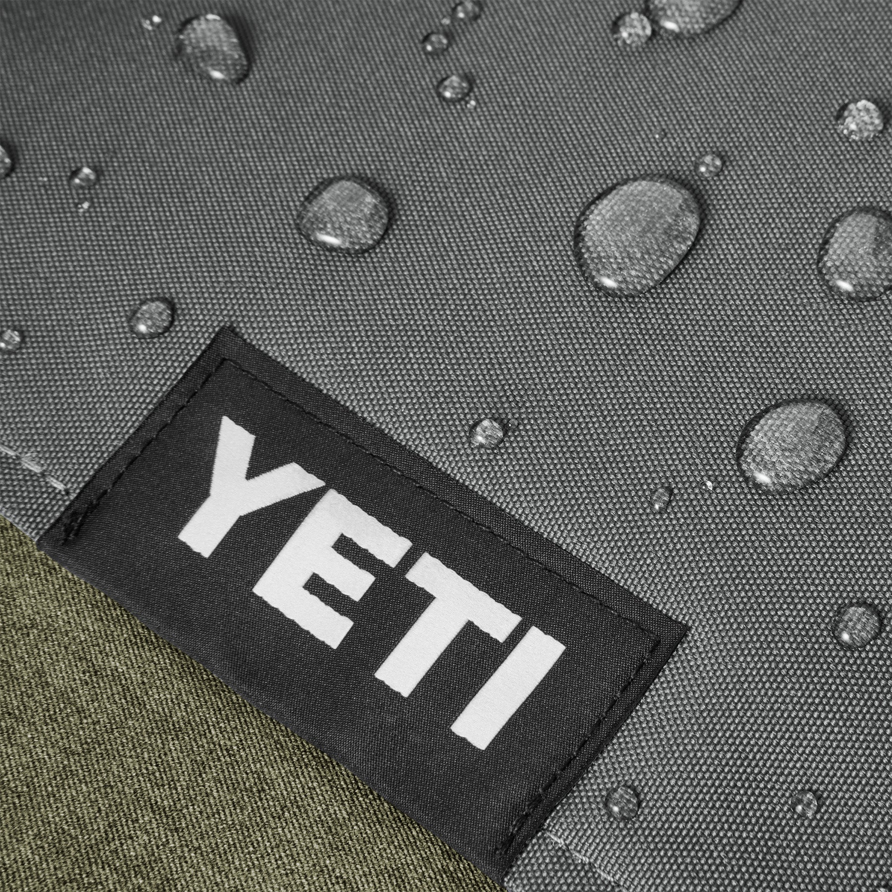 Lowlands Waterproof Outdoor Blanket - Image 12