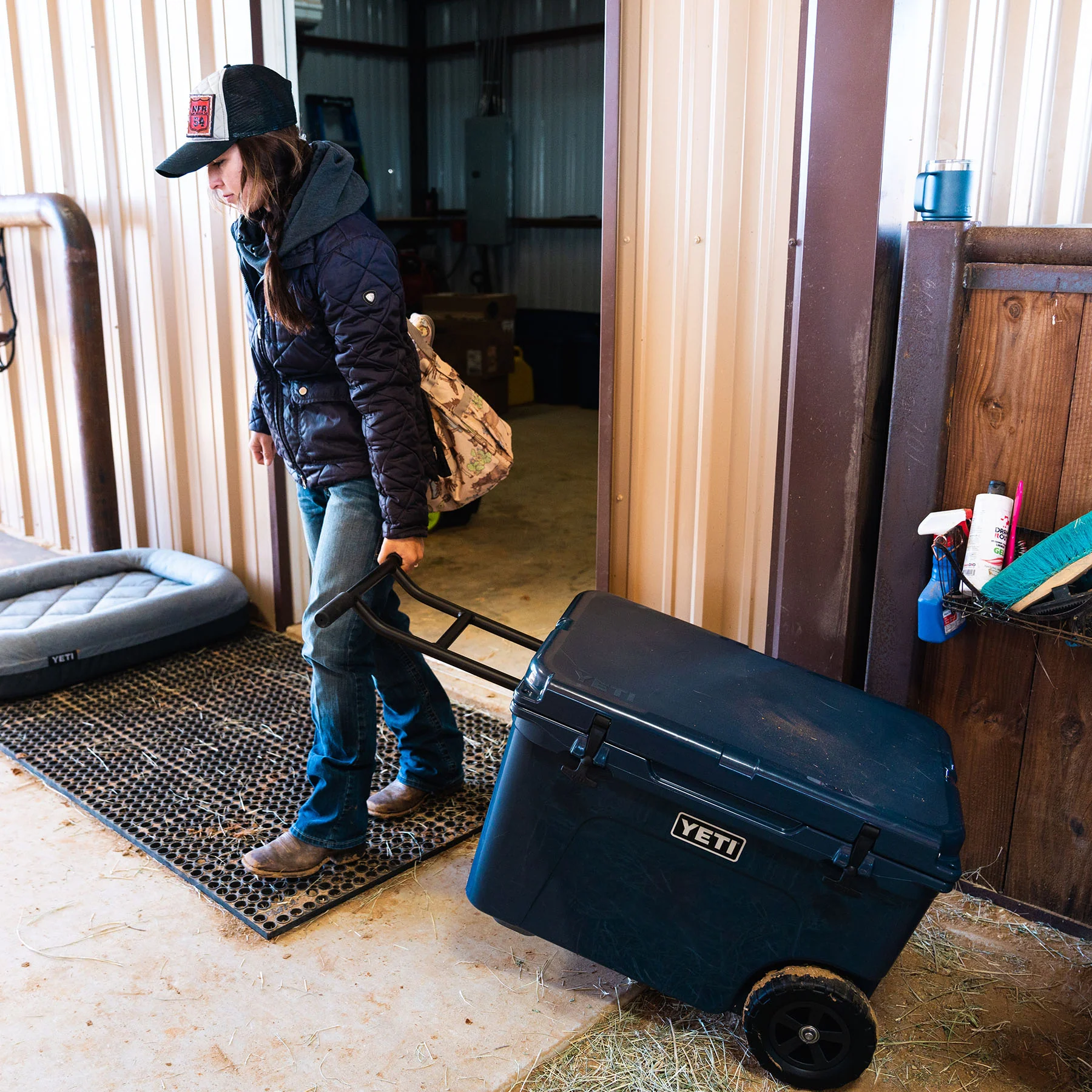 Tundra Haul Wheeled Cool Box - Image 8